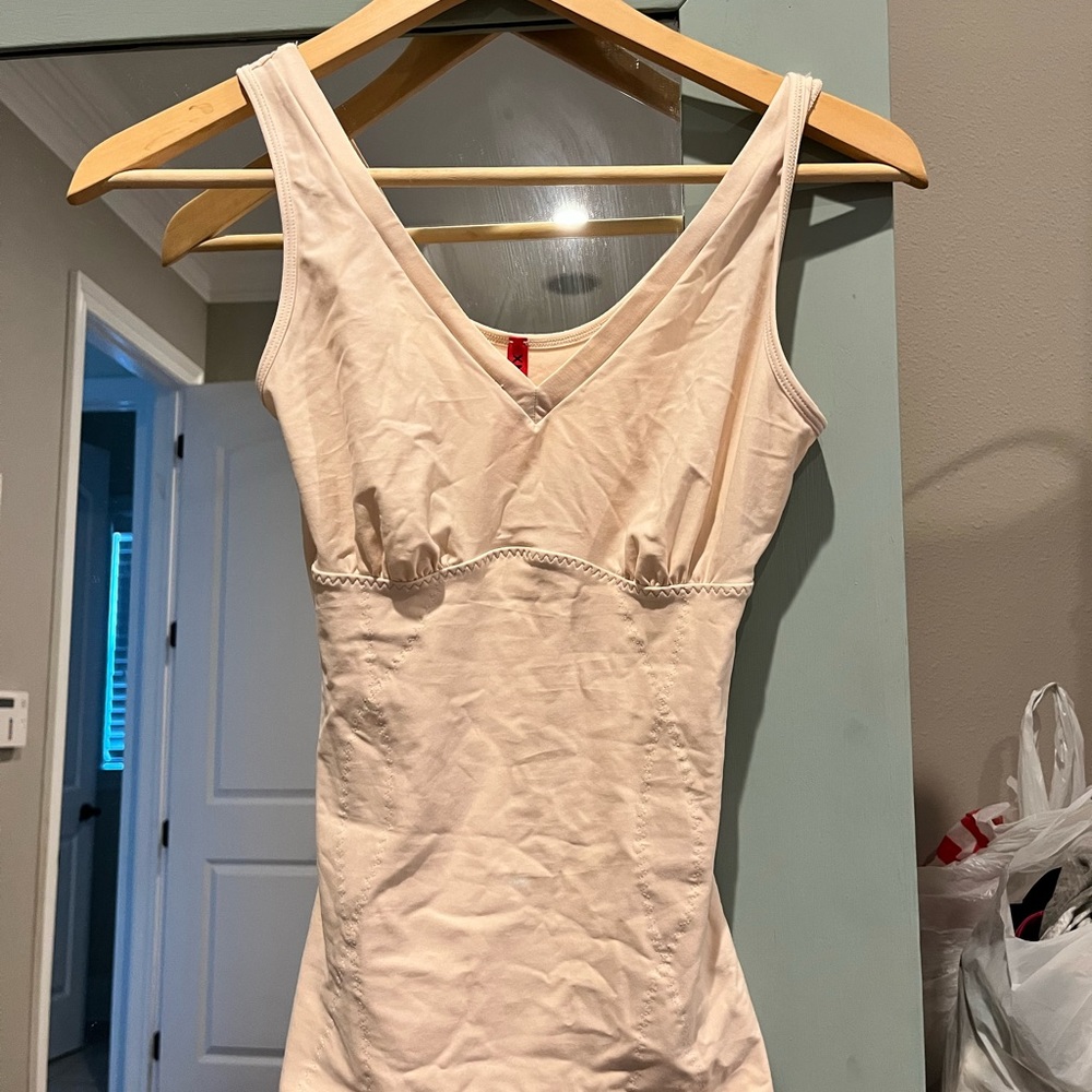 Spanx V neck top.